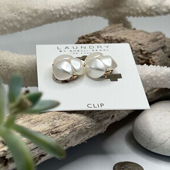 Gold Pearl Clip On LAUNDRY Shelli Segal $$16ea 3/$25 - Picture 1 of 10